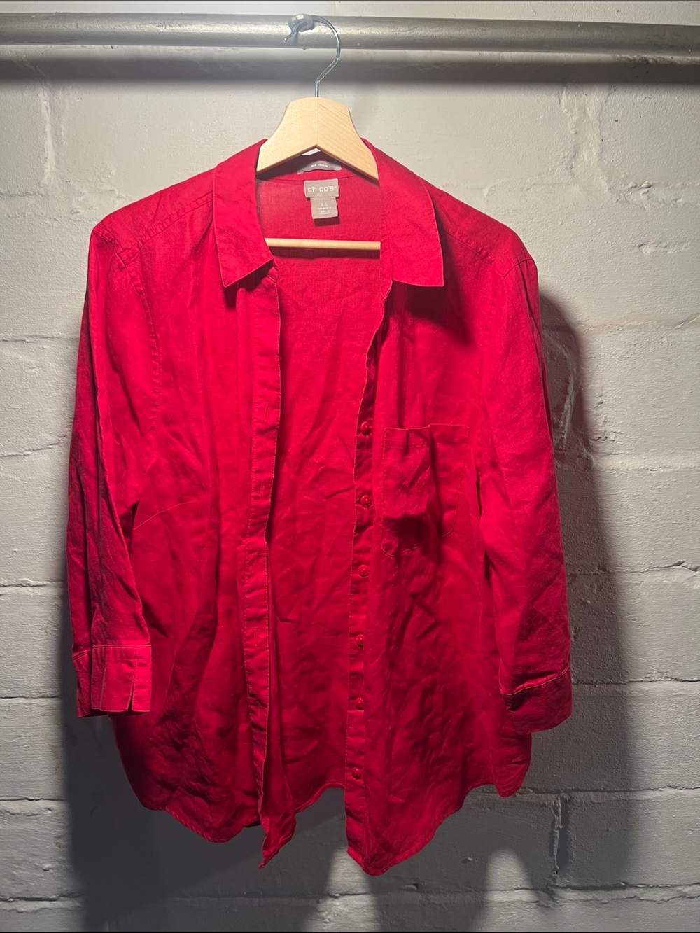 Chico’s no iron linen button down size 3.5 magenta